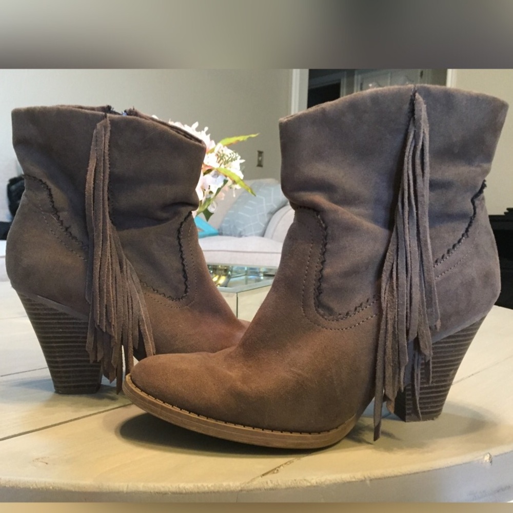 Short cowboy fringe stacked heel booties